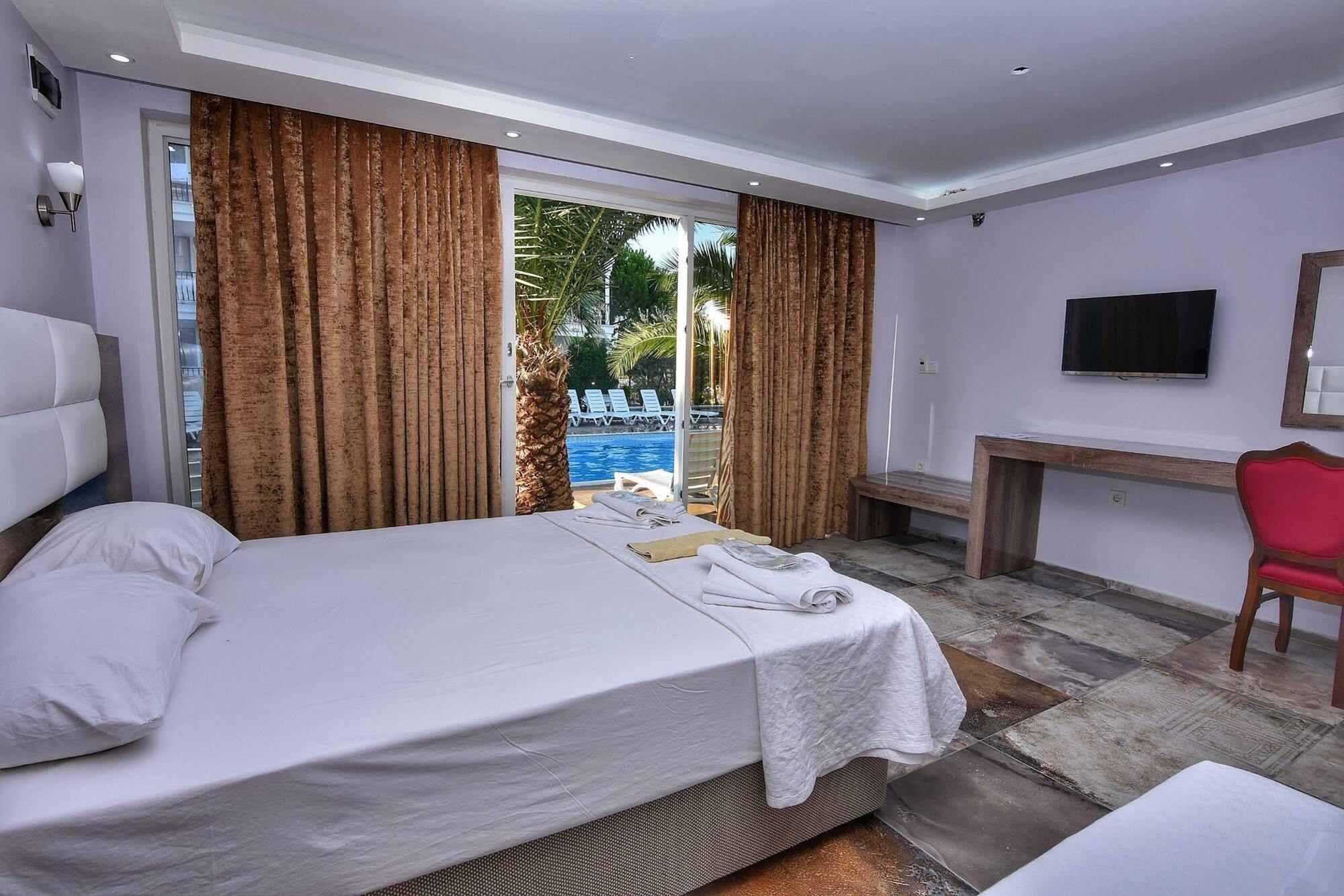 Uzunhan Hotel Ayvalı エクステリア 写真