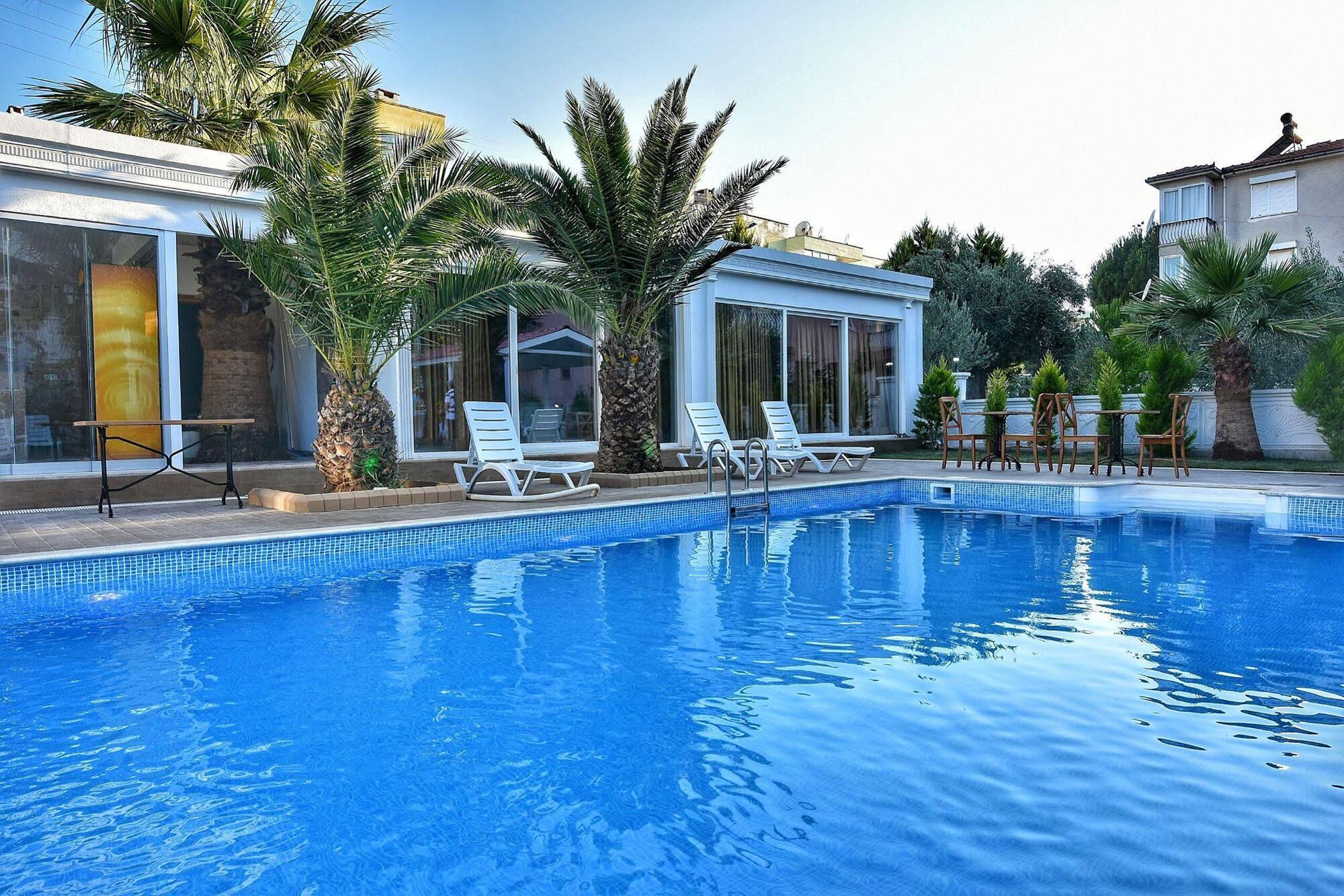 Uzunhan Hotel Ayvalı エクステリア 写真